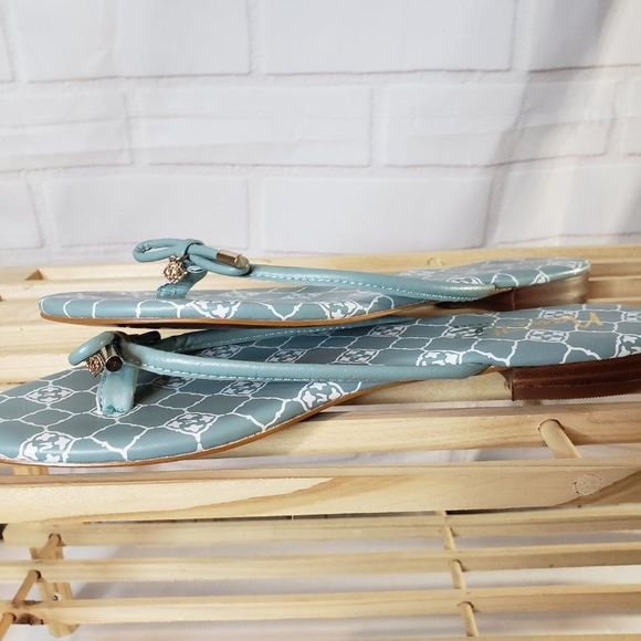 CUTE Nanette Lepore Dainty Blue Leather Bow Thong Sandals womens 8.5 Flipflops - Picture 3 of 11